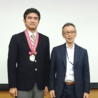 写真：品川尚文先生が「NPO呼吸器インターベンション基金表彰」を受賞！